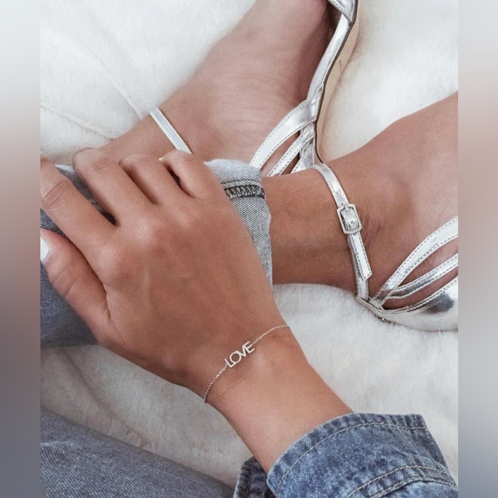 Chic Silver 'LOVE' Bracelet